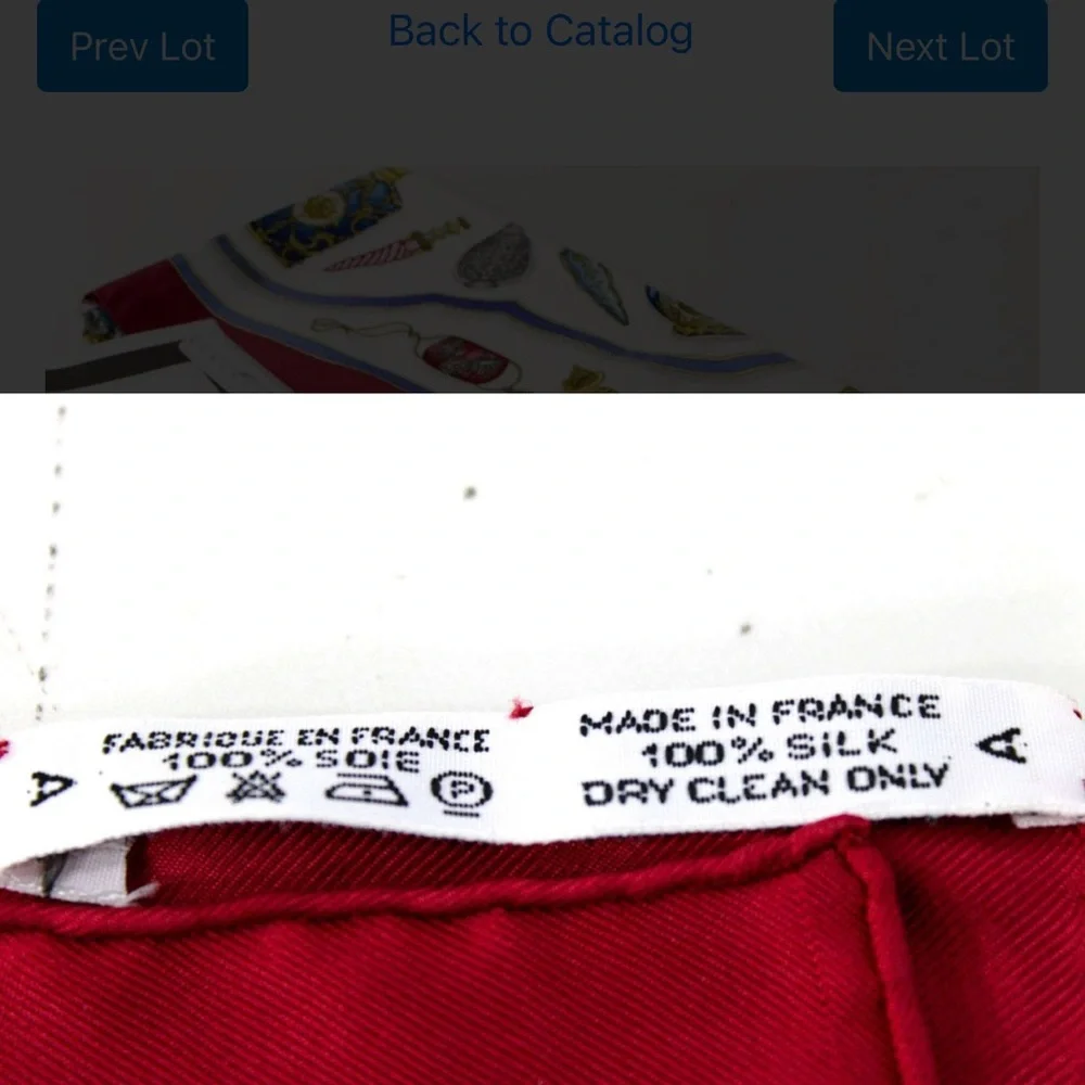 Authentic Hermès Silk Scarf in Red, Blue and Gold Floral Frame with COA. - Picture 3 of 10